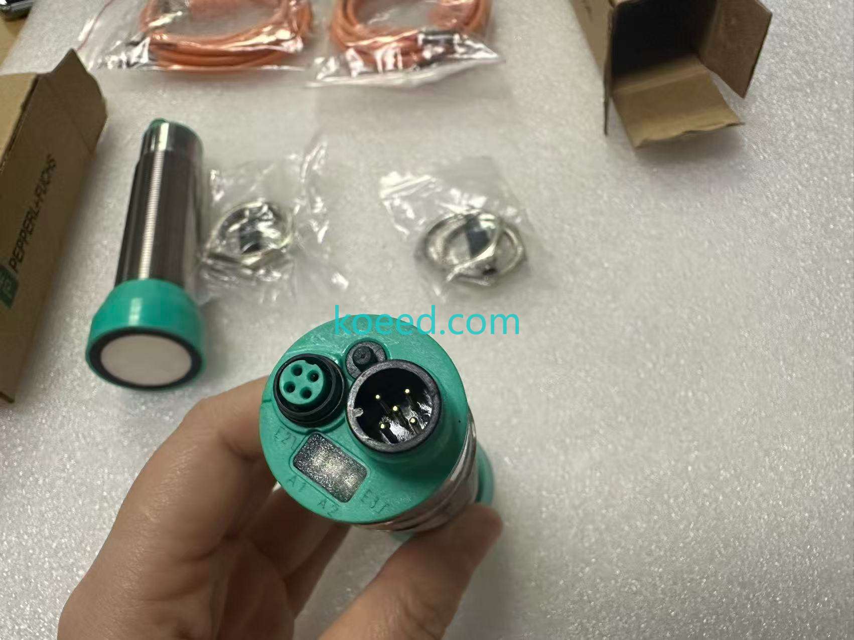 UC4000-30GM-IUR2-V15 104094 - Product View